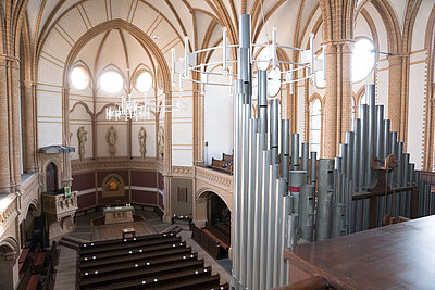 In der Apostelkirche wird wieder der zentrale Gottesdienst gefeiert. Foto: Prot. Dekanat LU/Wagner