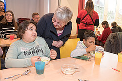 Kirchenpräsidentin Dorothee Wüst besuchte zum Auftakt das Projekt. Kirchenpräsidentin Dorothee Wüst besuchte zum Auftakt das Projekt.